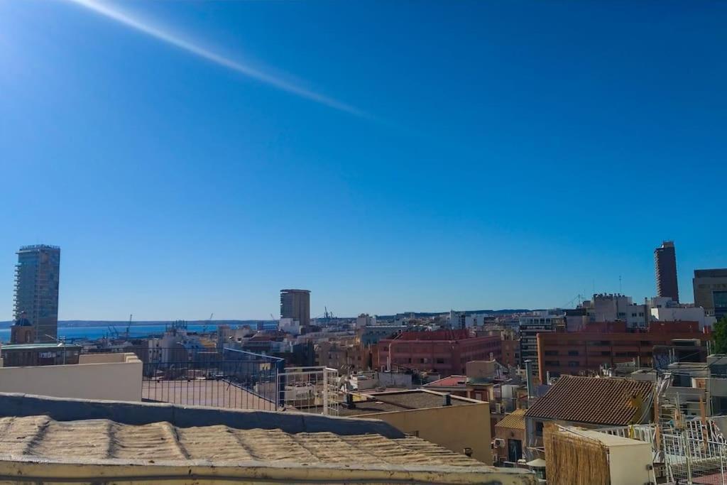 Casa Colorista En El Casco Antiguo Villa Alicante Kültér fotó